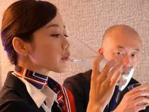 Cái cổ họng sâu này khá dữ dội. Những thứ bẩn thỉu trào ra ở cuối khiến tôi nghẹt thở, ho và không thở được. Rửa dạ dày có tác dụng này.